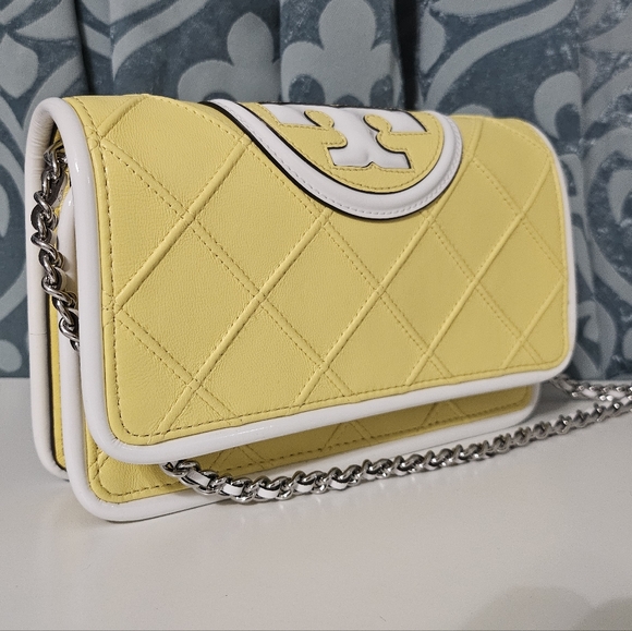 Tory Burch Fleming Leather Soft Wallet on Chain Vintage Lemon Yellow Crossbody💛 - Picture 2 of 8
